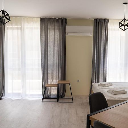 La Familia Apartments Варна Экстерьер фото