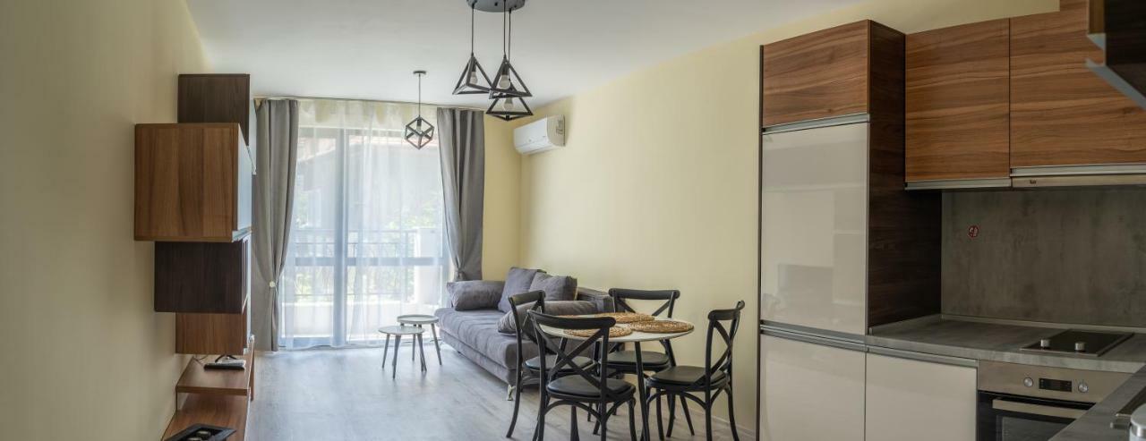 La Familia Apartments Варна Экстерьер фото
