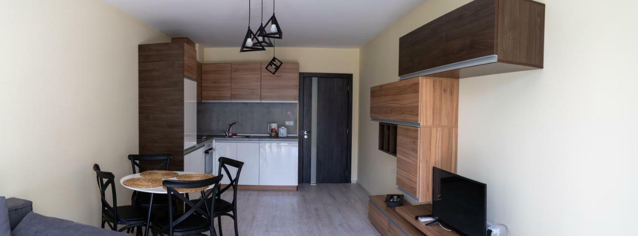 La Familia Apartments Варна Экстерьер фото