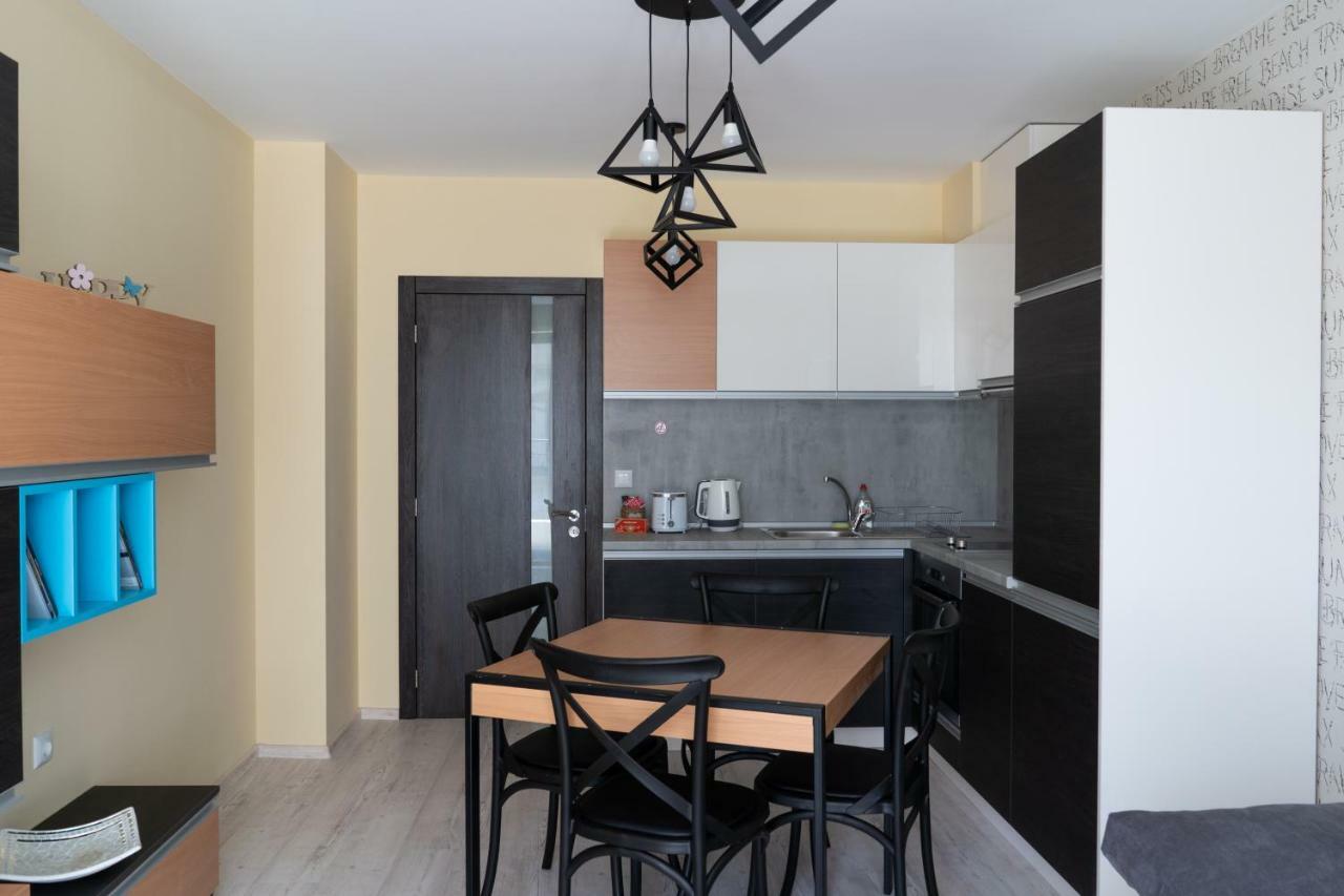 La Familia Apartments Варна Экстерьер фото