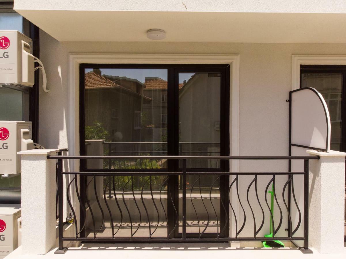 La Familia Apartments Варна Экстерьер фото