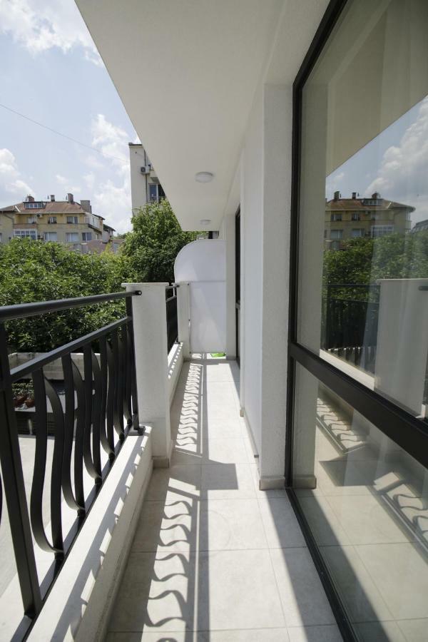 La Familia Apartments Варна Экстерьер фото