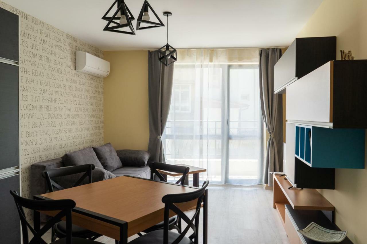La Familia Apartments Варна Экстерьер фото