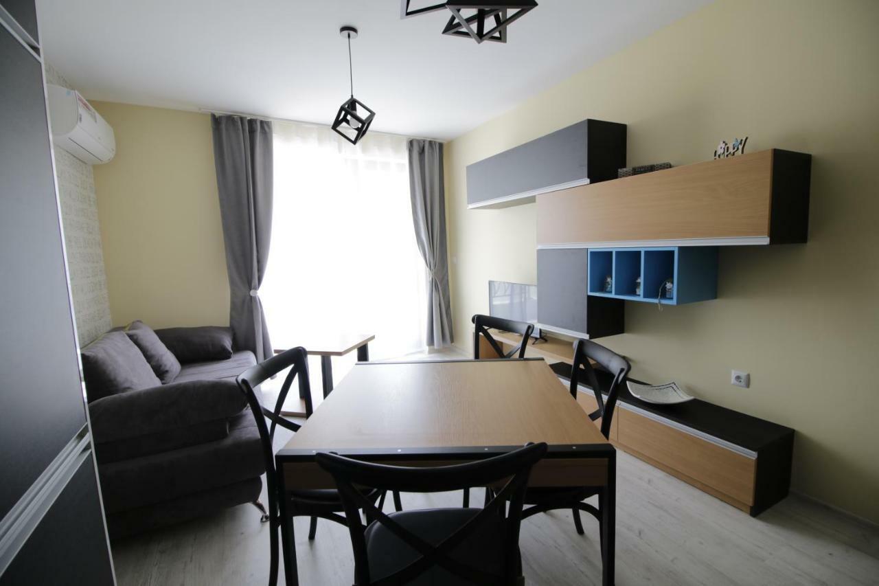 La Familia Apartments Варна Экстерьер фото