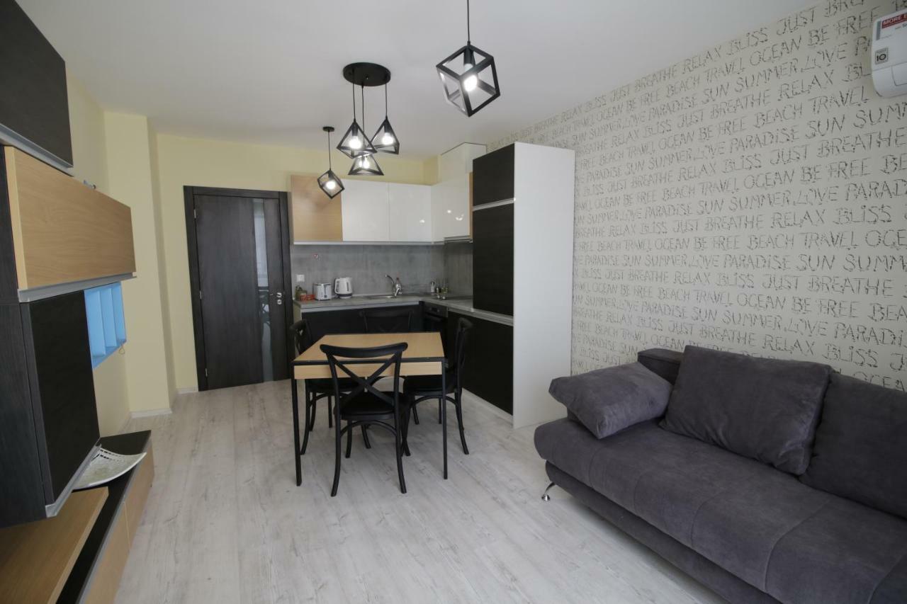 La Familia Apartments Варна Экстерьер фото
