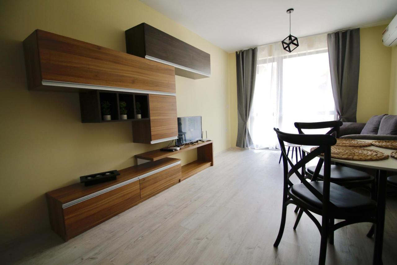 La Familia Apartments Варна Экстерьер фото
